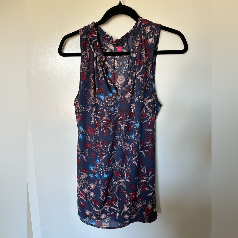 Vince Camaro sleeveless Vneck size L